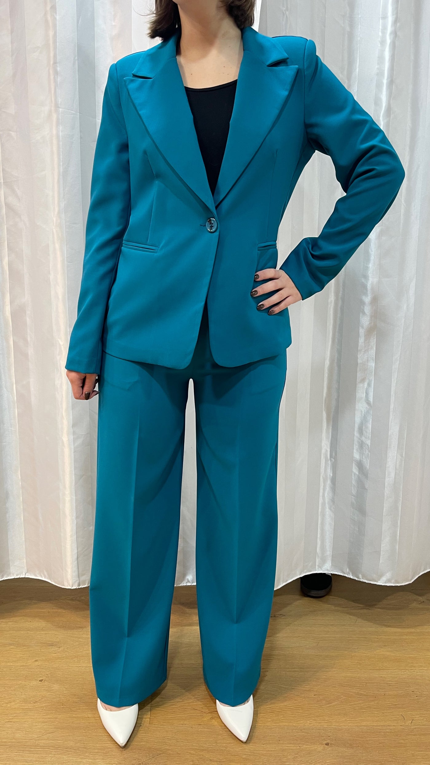 Tailleur classico con pantalone a palazzo